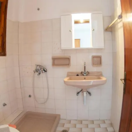 Evinos Apartmán *